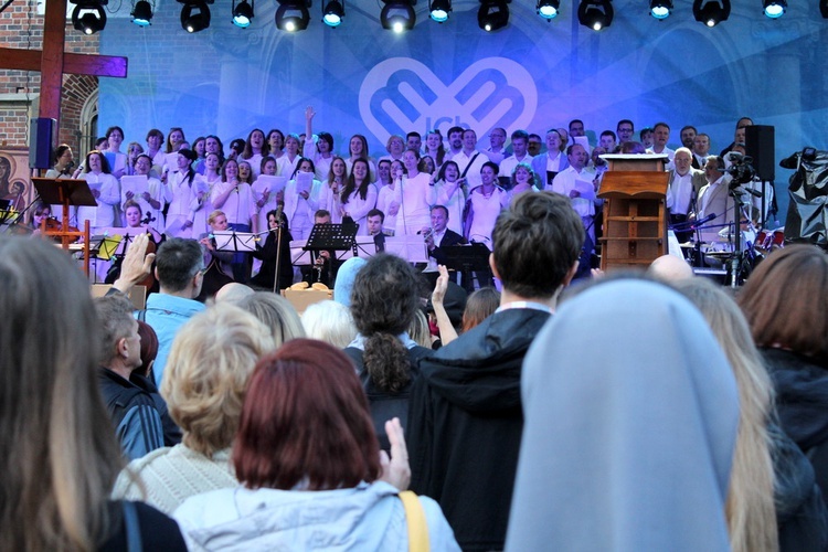 Koncert "Jeden Chleb" na Rynku Głównym