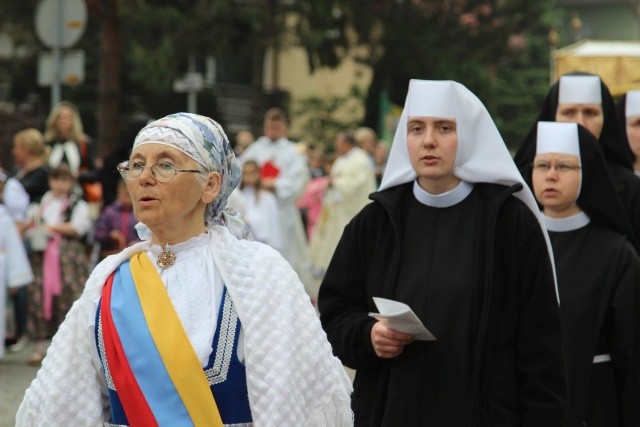 Procesja Bożego Ciała w parafii św. Elżbiety w Cieszynie