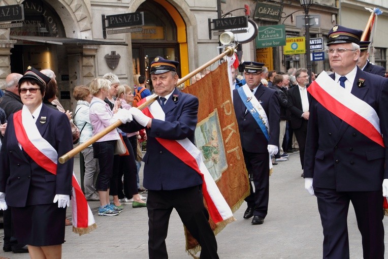 Boże Ciało 2016 - procesja z Wawelu na Rynek Główny 