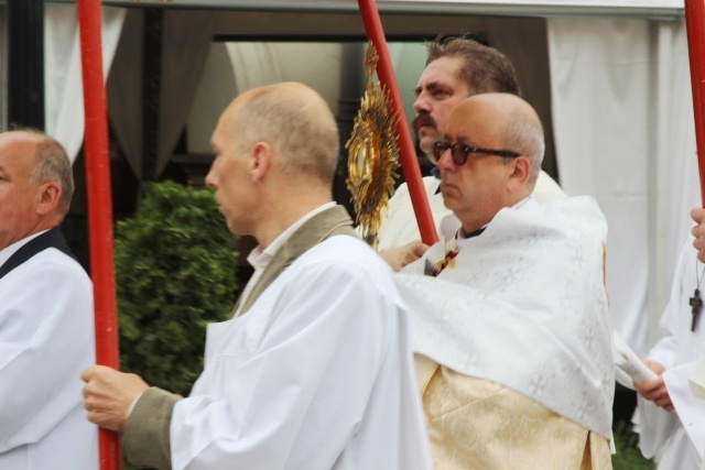 Procesja Bożego Ciała w parafii św. Marii Magdaleny w Cieszynie