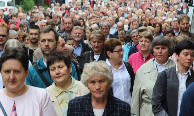 Świadectwo wiary publicznie złożyły prawdziwe tłumy mieszkańców Cieszyna