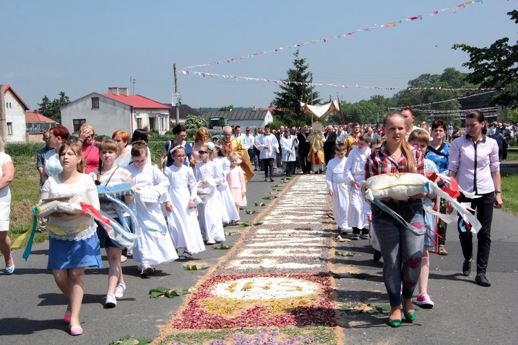 Procesja Bożego Ciała w Oporowie