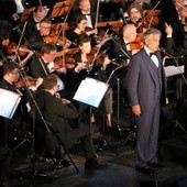 Andrea Bocelli zaśpiewał dla rodzin