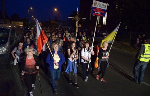 Przed pątniczkami 27 km pieszej wędrówki