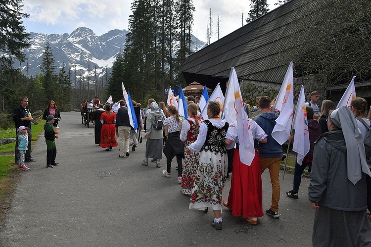 Z widokiem na góry