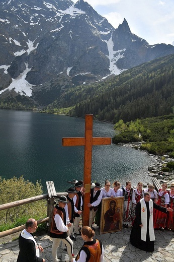 Z widokiem na góry