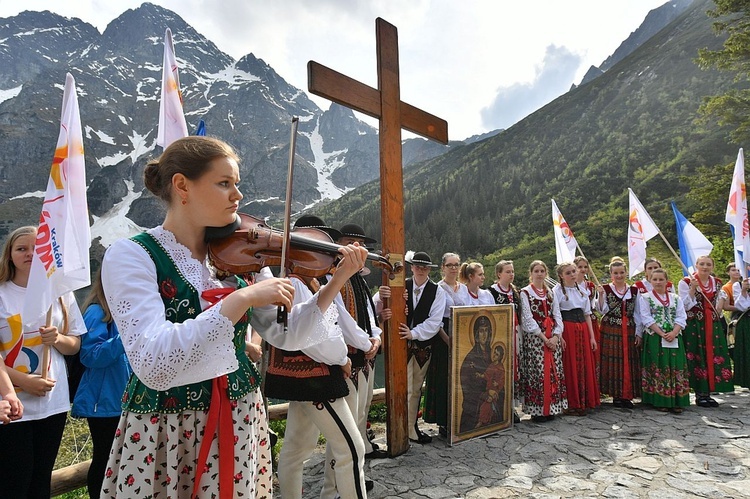 Z widokiem na góry