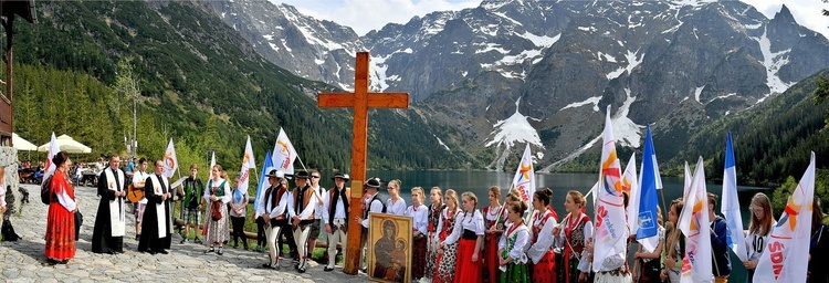 Z widokiem na góry