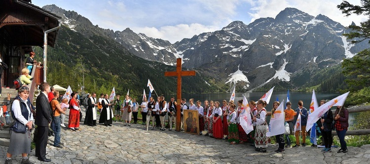 Z widokiem na góry