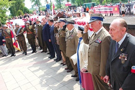 ▲	Uroczystość zgromadziła dziesiątki osób, którym bliska jest idea uczczenia pamięci narodowych bohaterów walki o niepodległość ojczyzny. 