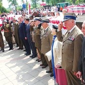 ▲	Uroczystość zgromadziła dziesiątki osób, którym bliska jest idea uczczenia pamięci narodowych bohaterów walki o niepodległość ojczyzny. 