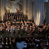 W sanktuarium św. Jana Pawła II w Krakowie Andrea Bocelli zaśpiewał dla rodzin.