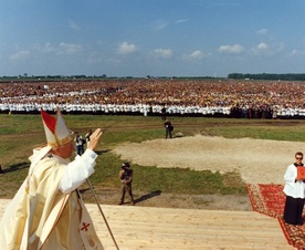 Jan Paweł II na radomskim lotnisku