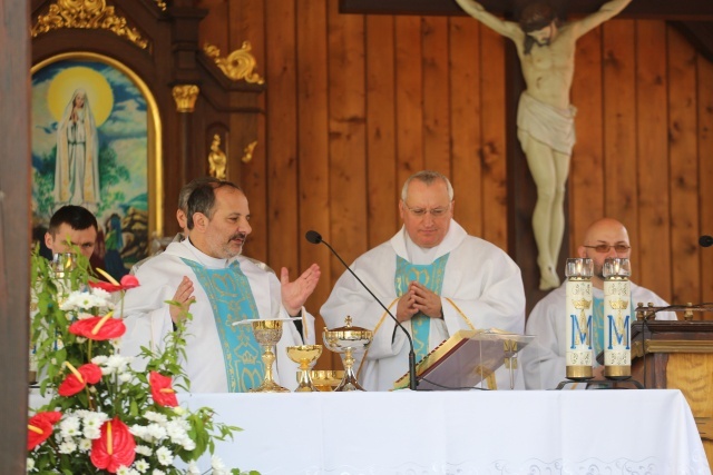 Pielgrzymka Fundacji im. Brata Alberta w Rychwałdzie