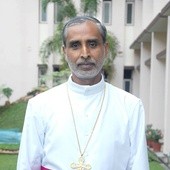 Biskup oddał nerkę młodemu Hindusowi