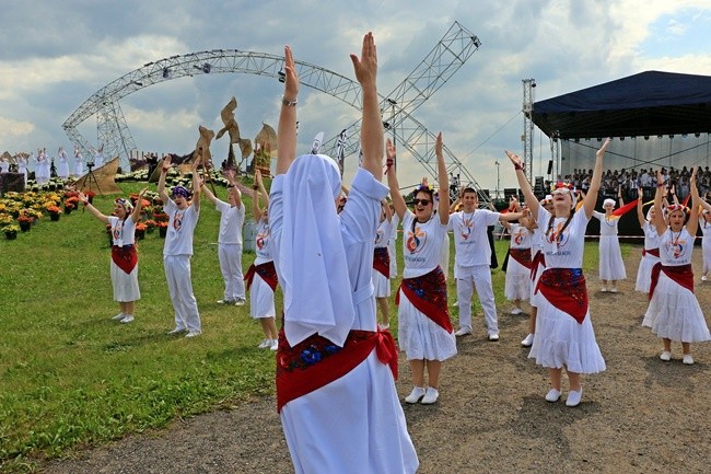 Ludzie Ewangelii znów pod bramą-rybą