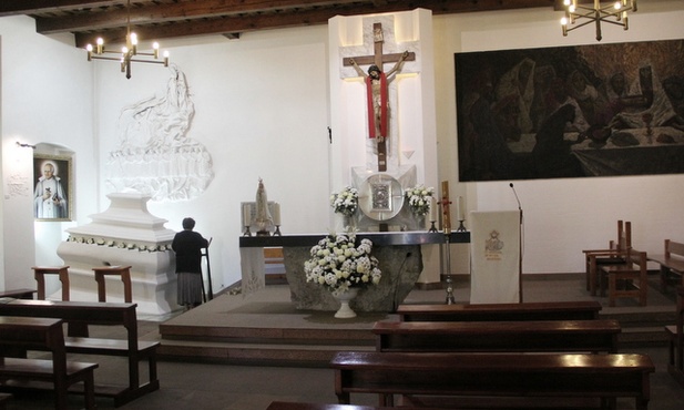 Kościół Wieczerzy Pańskiej na Mariankach, gdzie znajduje się grób o. Papczyńskiego