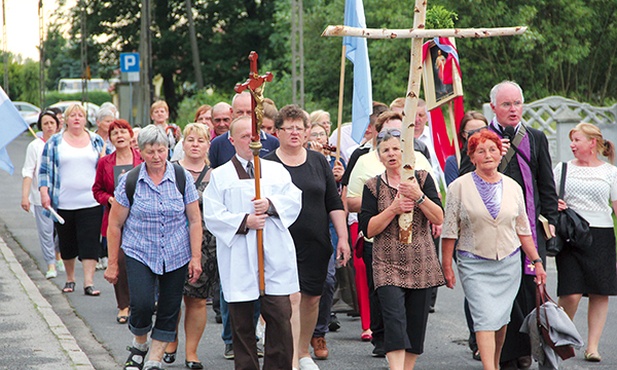 Na jubileusz w pielgrzymkach przyszli parafianie miejscowości filialnych, a także wierni z parafii w Ługach (na zdjęciu)