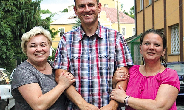 Do Oazy Dorosłych w Lubsku należy kilkanaście osób. Na zdjęciu przedstawiciele wspólnoty: (od lewej) Anita Pieniążek, Tomasz Ostrowski i Natalia Delegacz.
