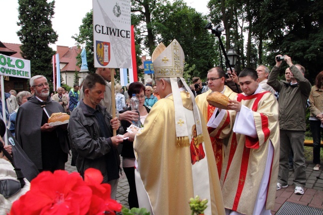 Talerz Miłosierdzia z Gwiazdami 