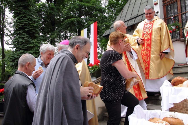 Talerz Miłosierdzia z Gwiazdami 