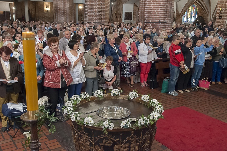 Celebracja odnowienia przyrzeczeń chrztu 