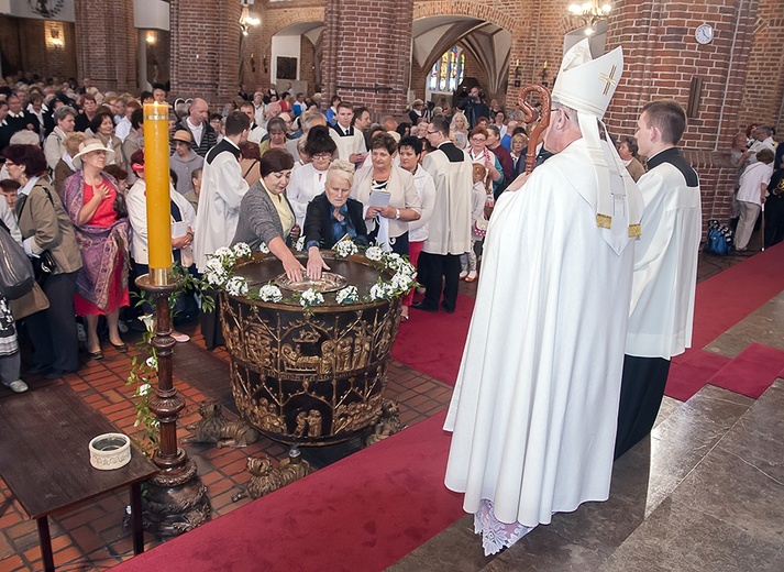 Celebracja odnowienia przyrzeczeń chrztu 