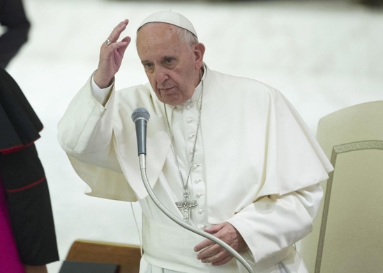 Papież modli się za ofiary masakry w Orlando