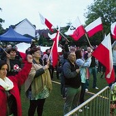 ▲	Sobotni koncert zespołu Contra Mundum wzbudził  w publiczności wiele pozytywnych emocji