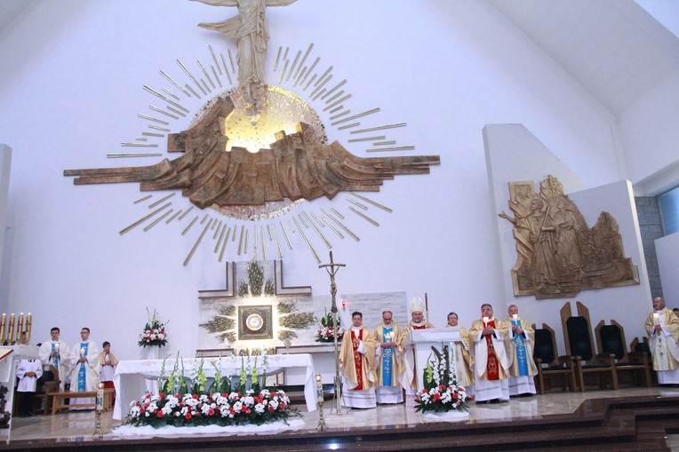 Ołtarz św. Antoniego w Męcinie