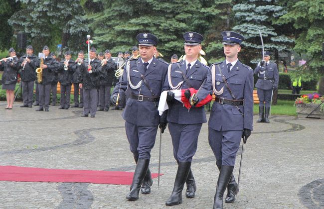 Poświęcenie sztandaru aresztu w Międzyrzeczu