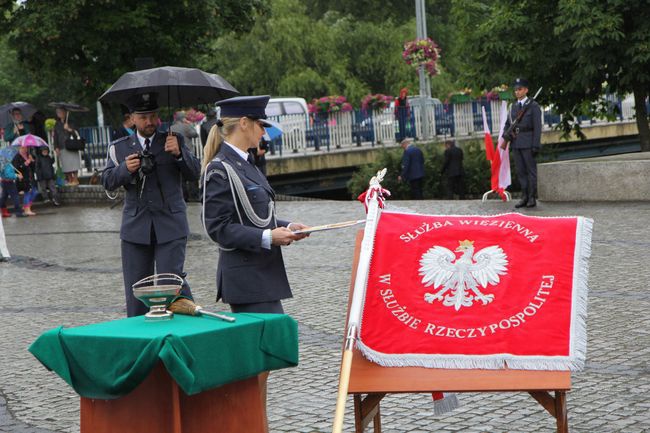 Poświęcenie sztandaru aresztu w Międzyrzeczu