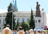 Poświęcenie pomnika św. abp. Bilczewskiego w Wilamowicach