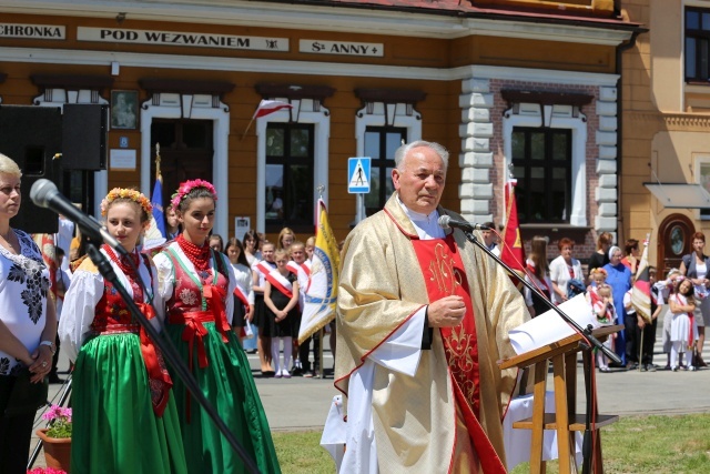 Poświęcenie pomnika św. abp. Bilczewskiego w Wilamowicach