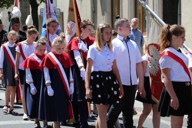 Poświęcenie pomnika św. abp. Bilczewskiego w Wilamowicach