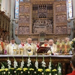 Poświęcenie pomnika św. abp. Bilczewskiego w Wilamowicach