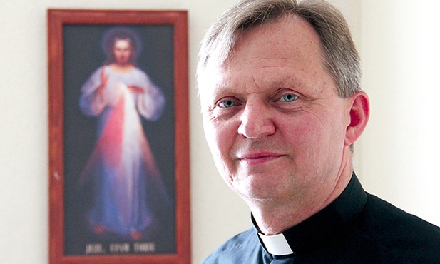 Ks. Andrzej Oczachowski jest proboszczem w parafii w Łagowie, wykładowcą Pisma Świętego.