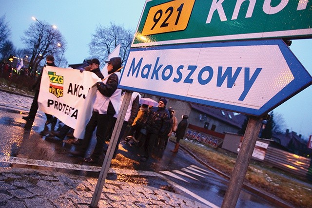 Protesty pracowników kopalni w Makoszowach (zdjęcie ze stycznia 2015 r.) mogą się powtórzyć,  jeśli zakład nadal  nie będzie sprzedawał węgla.