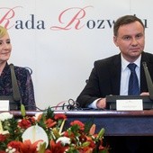 Duda: Naukę w gimnazjach wydłużyć albo je zlikwidować