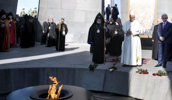 Papież złożył hołd ofiarom rzezi