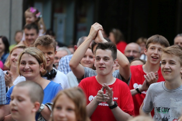 Piknik rodzinny w bielskiej parafii NSPJ 2016