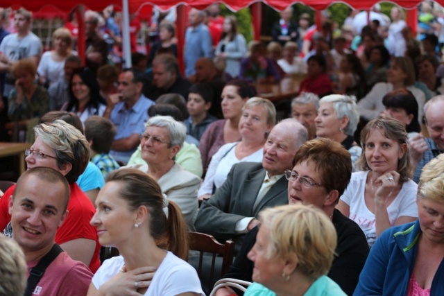 Piknik rodzinny w bielskiej parafii NSPJ 2016