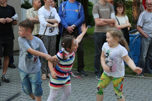 Piknik rodzinny w bielskiej parafii NSPJ 2016