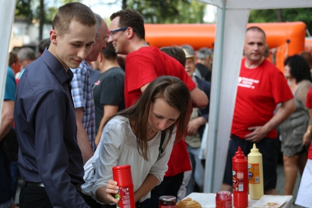 Piknik rodzinny w bielskiej parafii NSPJ 2016