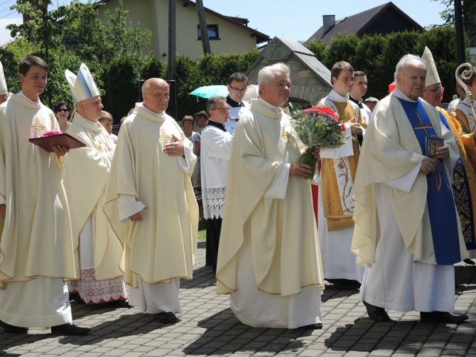 Hałcnów: Msza św.