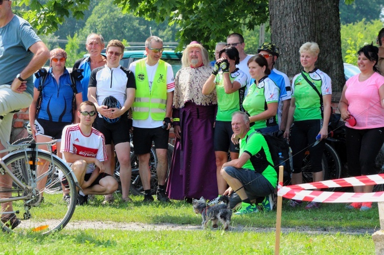 Odsłonięcie głazu bp. Wacława Leszczyńskiego