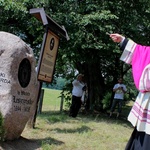 Odsłonięcie głazu bp. Wacława Leszczyńskiego