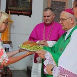 Odsłonięcie głazu bp. Wacława Leszczyńskiego