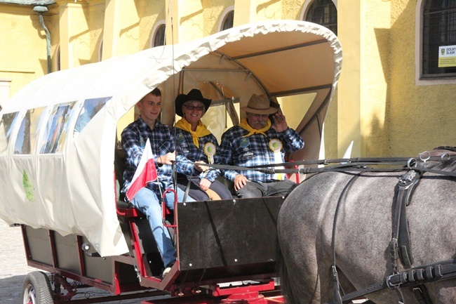 Bryczką do Matki Bożej