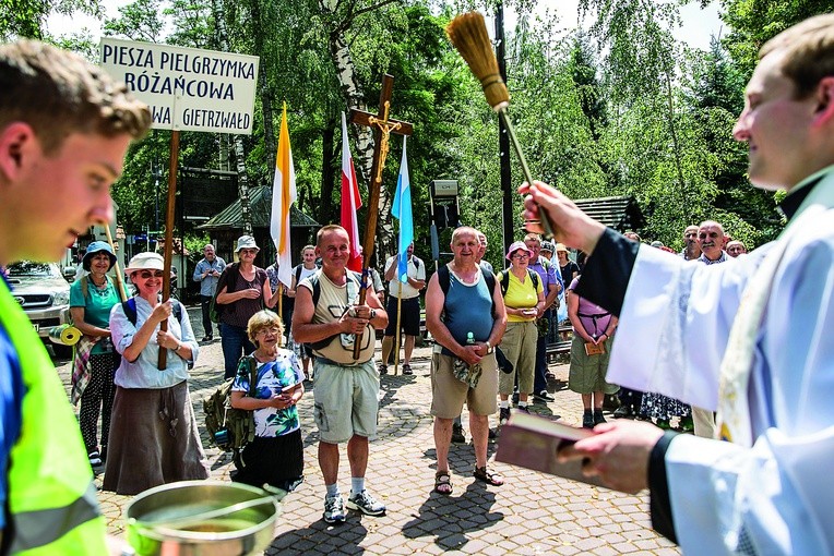 ▲	W pielgrzymce wyruszyło ok. 60 pątników.